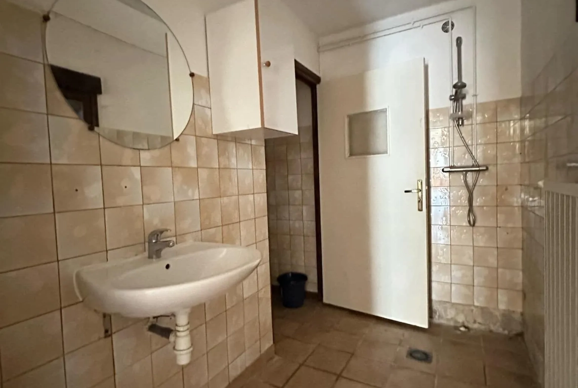 Maison rénovée de 77 m² avec dépendance à Montaigu (02820) à vendre 