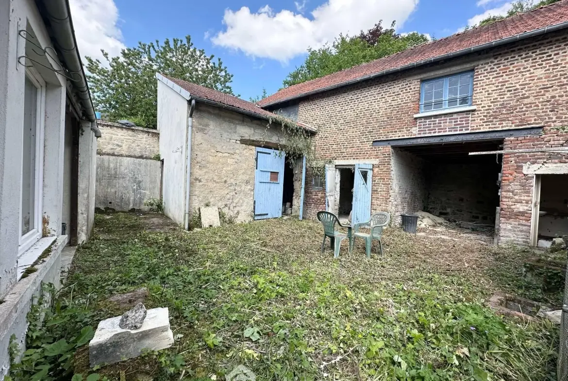 Ensemble immobilier avec maison et granges à Chéret - Potentiel exceptionnel 