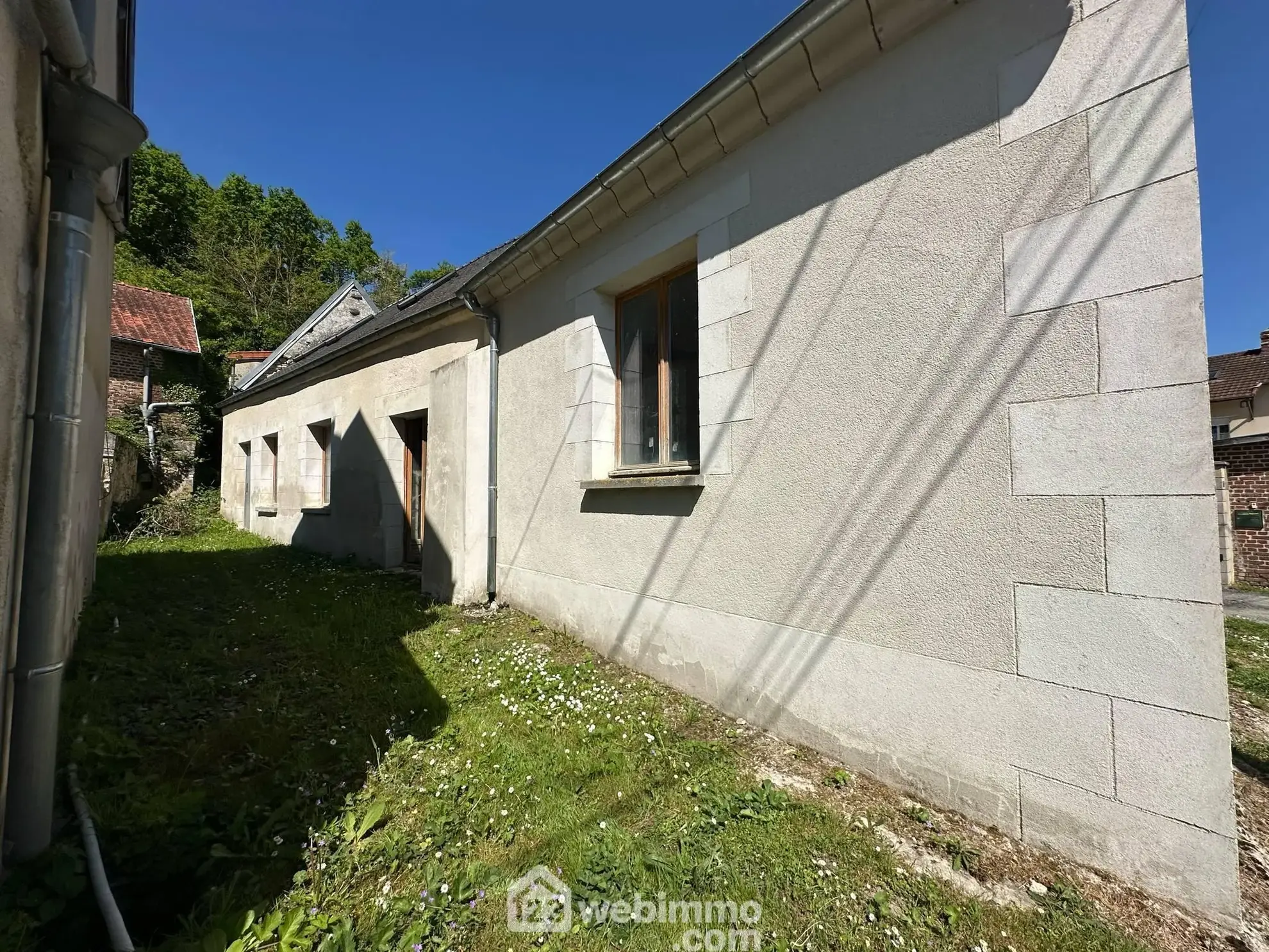 Ensemble immobilier avec maison et granges à Chéret - Potentiel exceptionnel 