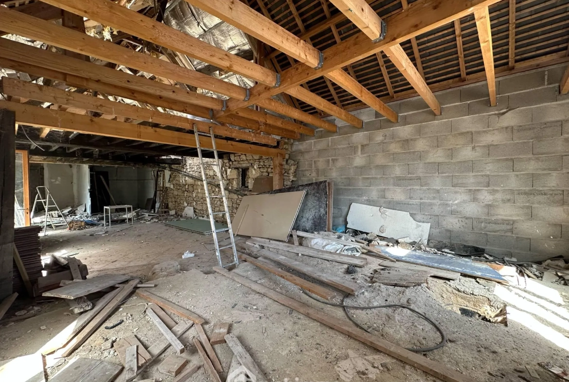 Ensemble immobilier avec maison et granges à Chéret - Potentiel exceptionnel 