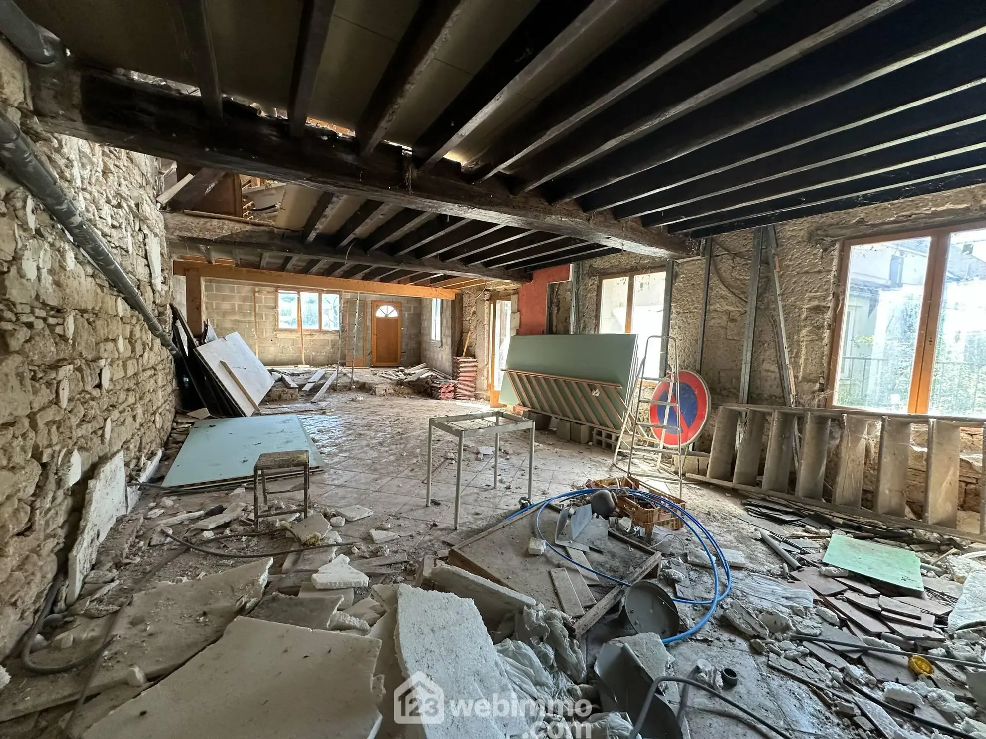 Ensemble immobilier avec maison et granges à Chéret - Potentiel exceptionnel 