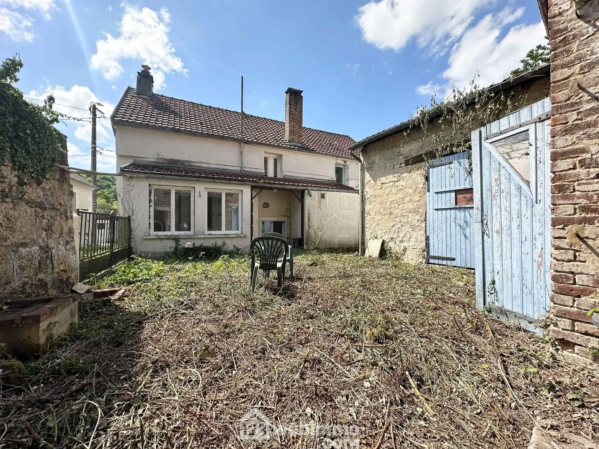 Ensemble immobilier avec maison et granges à Chéret - Potentiel exceptionnel 