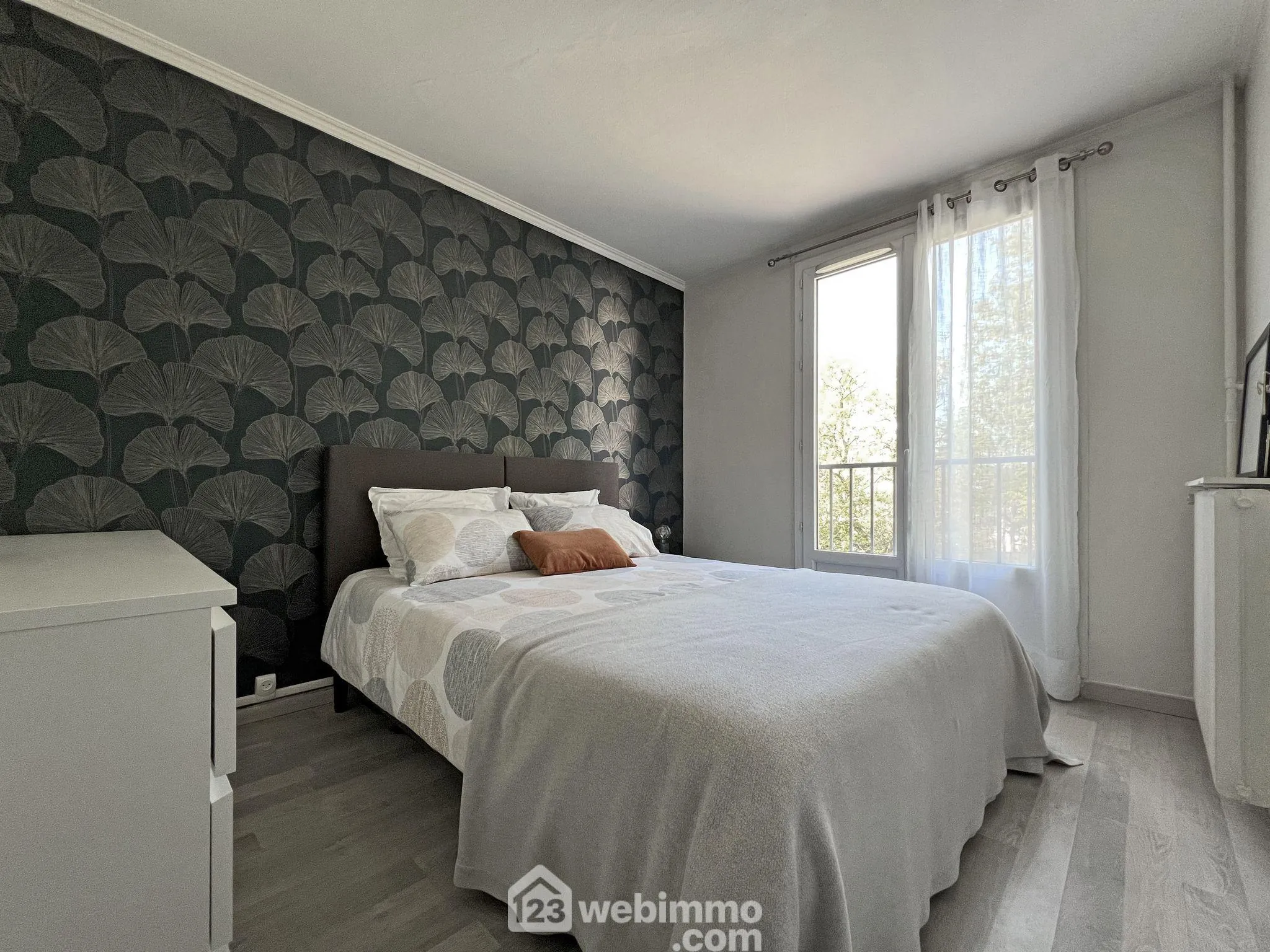 Agréable appartement traversant de 3 pièces avec parking à Boissy-Saint-Léger 