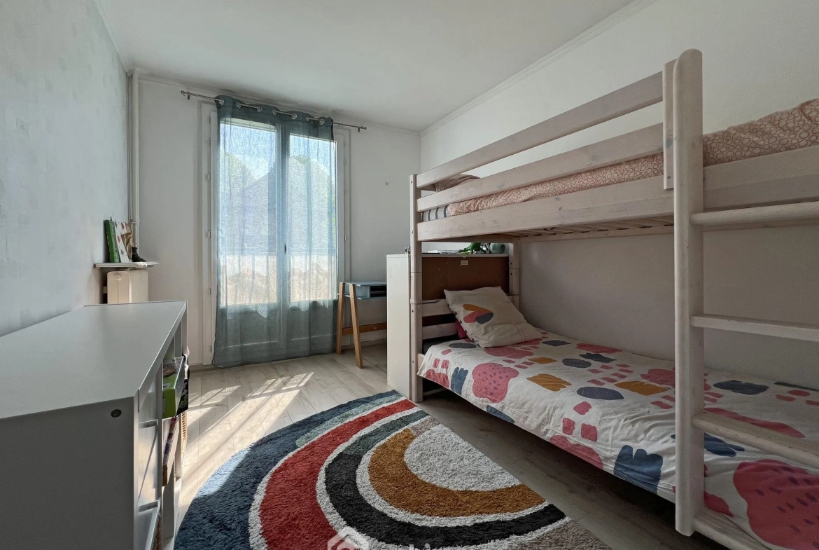 Agréable appartement traversant de 3 pièces avec parking à Boissy-Saint-Léger 