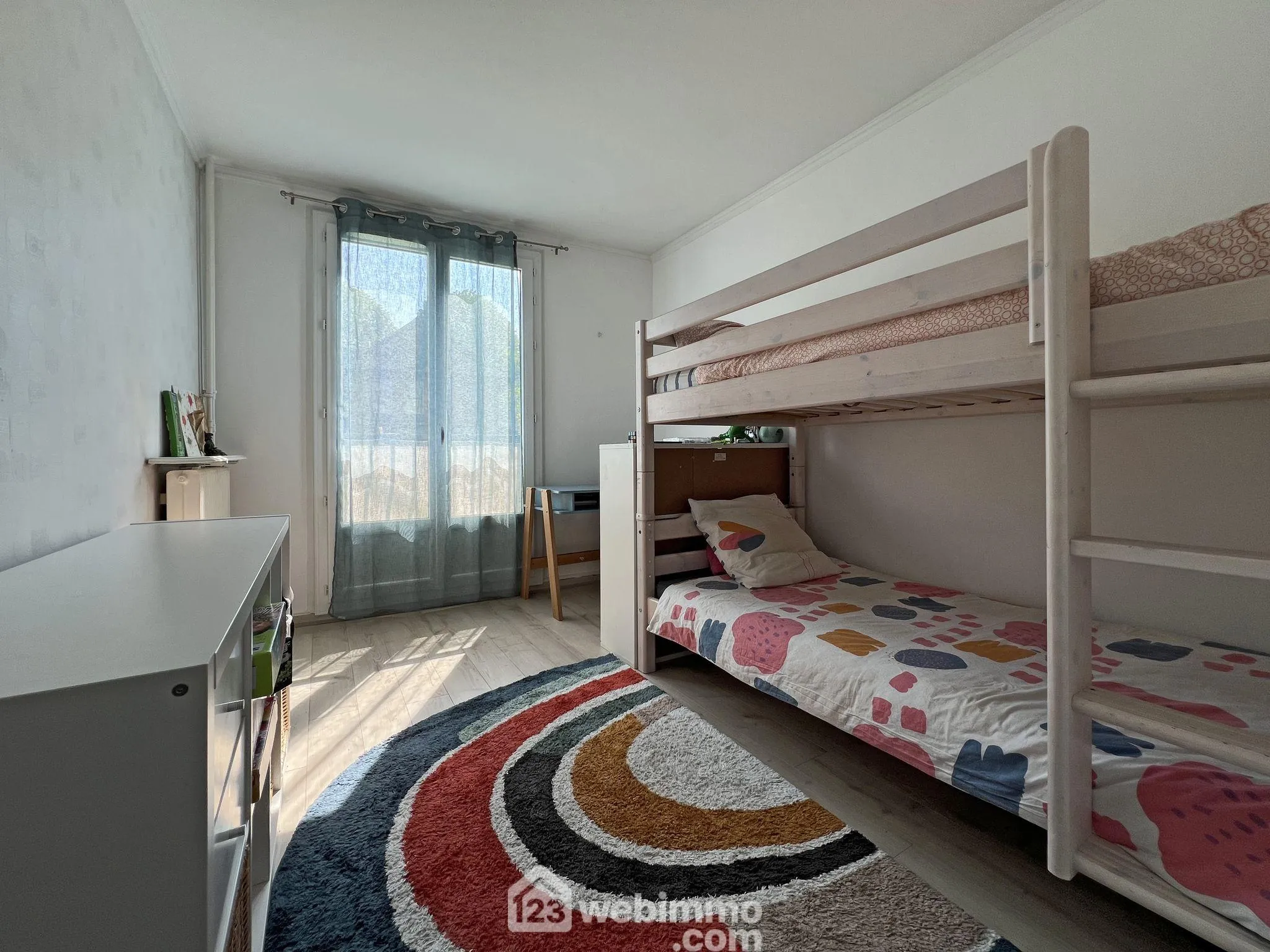 Agréable appartement traversant de 3 pièces avec parking à Boissy-Saint-Léger 