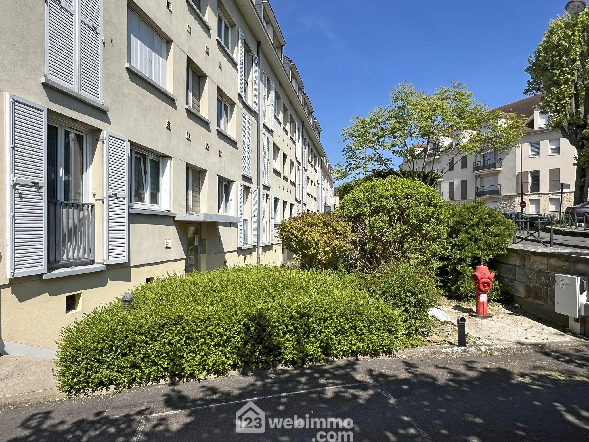 Agréable appartement traversant de 3 pièces avec parking à Boissy-Saint-Léger 