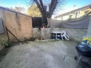 Maison en duplex de 125 m² à vendre à Remoulins – 8 pièces et location en cours 