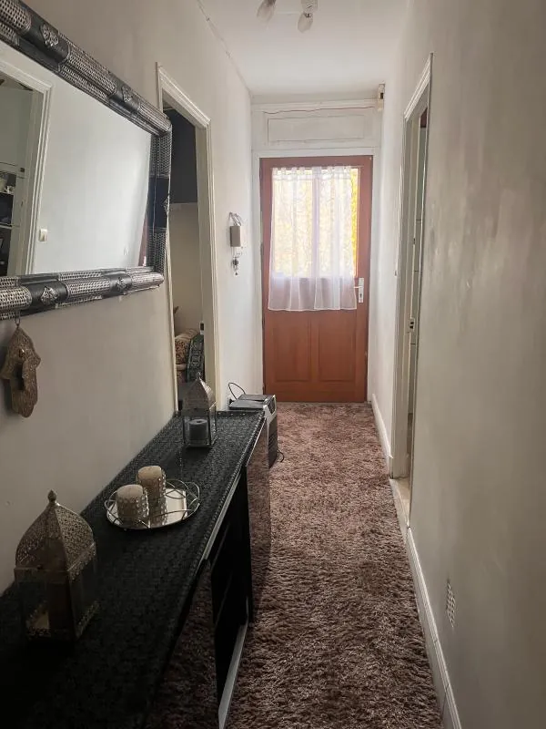 Maison en duplex de 125 m² à vendre à Remoulins – 8 pièces et location en cours 