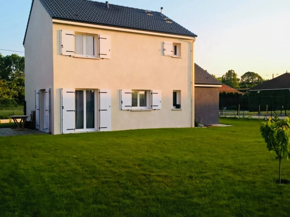 Maison neuve T4/T5 à Roissy-en-France avec permis de construire et normes écologiques