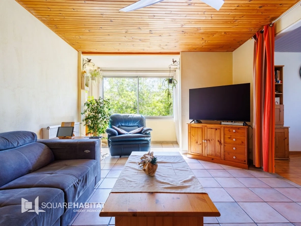 Appartement rénové 4 pièces à Carpentras, dernier étage, cave, garanties incluses