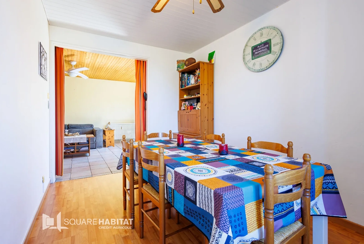 Appartement rénové 4 pièces à Carpentras, dernier étage, cave, garanties incluses 