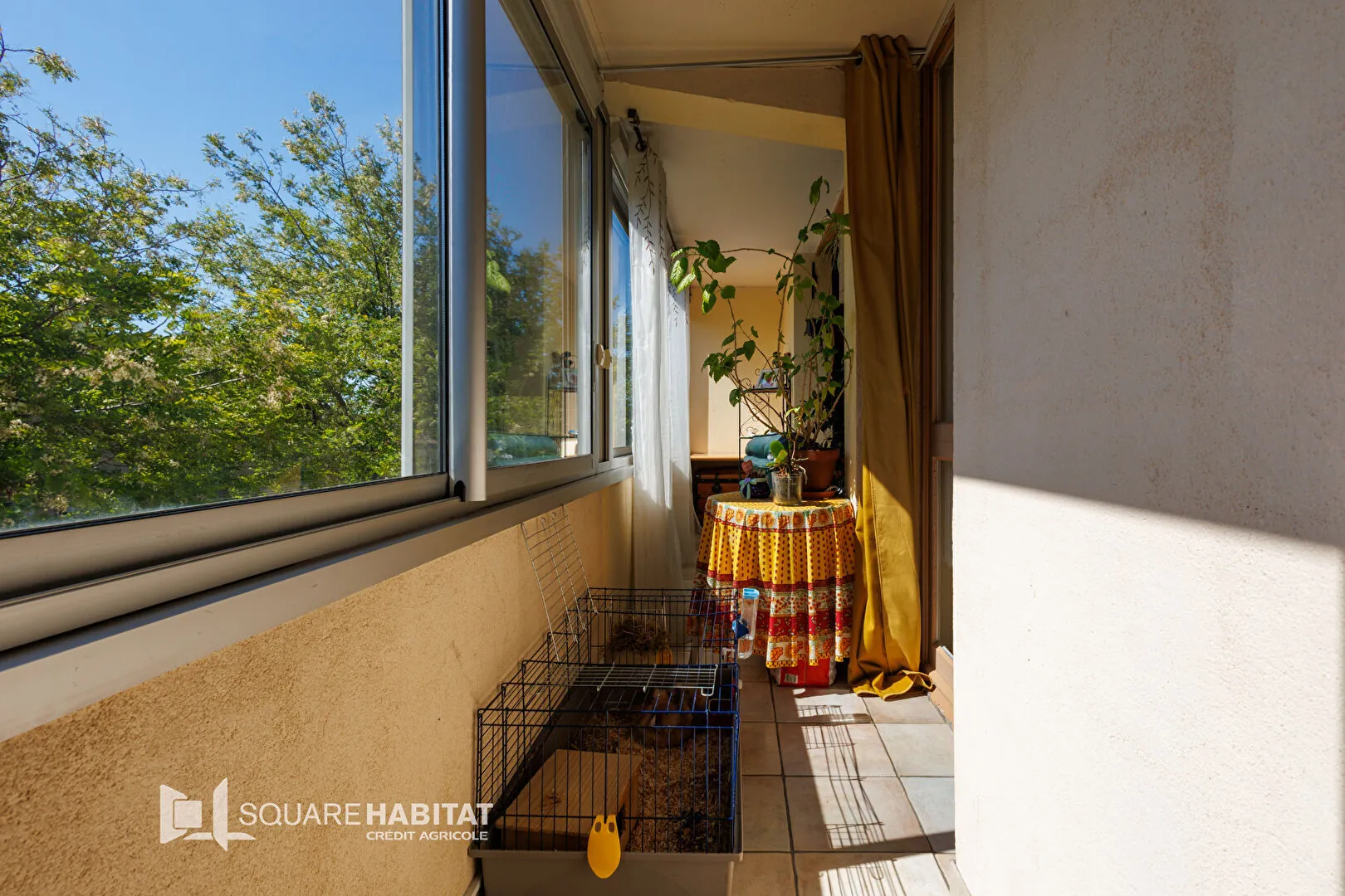 Appartement rénové 4 pièces à Carpentras, dernier étage, cave, garanties incluses 