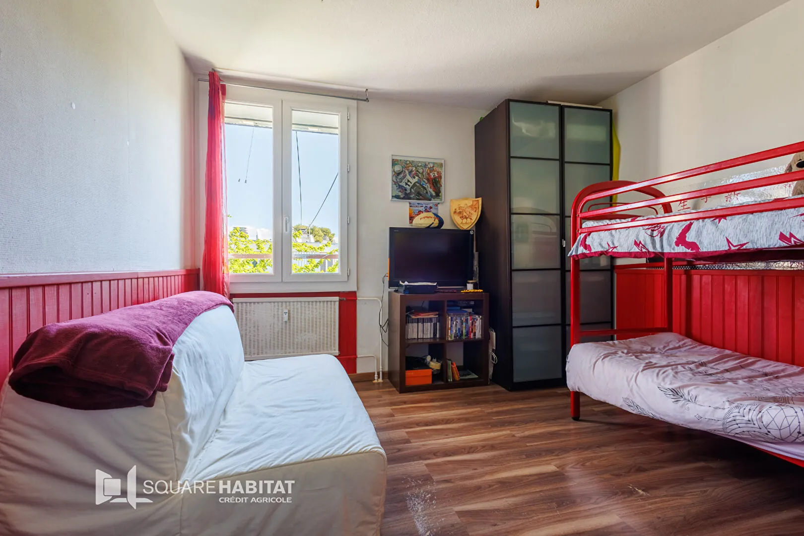Appartement rénové 4 pièces à Carpentras, dernier étage, cave, garanties incluses 