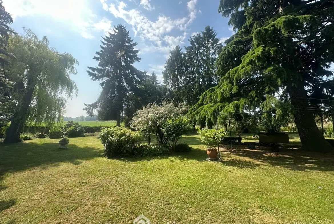 Belle propriété de plain-pied de 270m² à Montigny-sous-Marle 