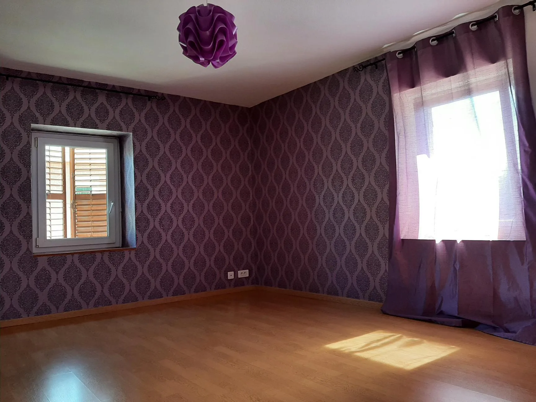 Immeuble de rapport à vendre à Lepanges-sur-Vologne avec grands appartements et local commercial 