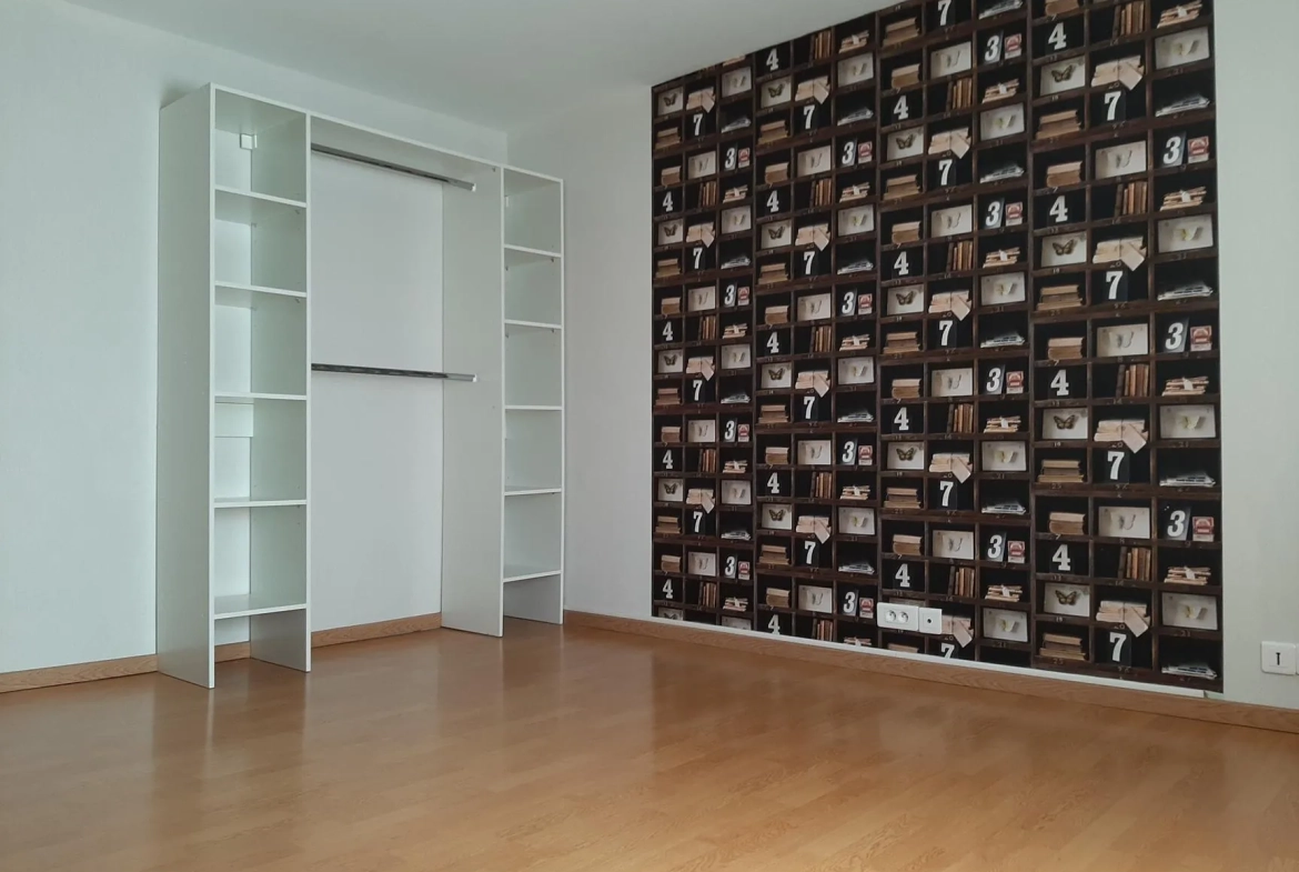 Immeuble de rapport à vendre à Lepanges-sur-Vologne avec grands appartements et local commercial 