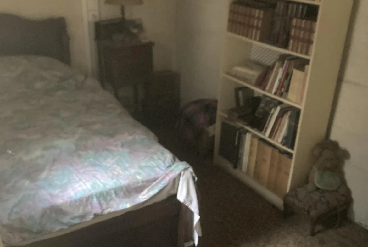 Maison à rénover à Beaucaire avec terrasse et dépendances - Prix 115 000 € 