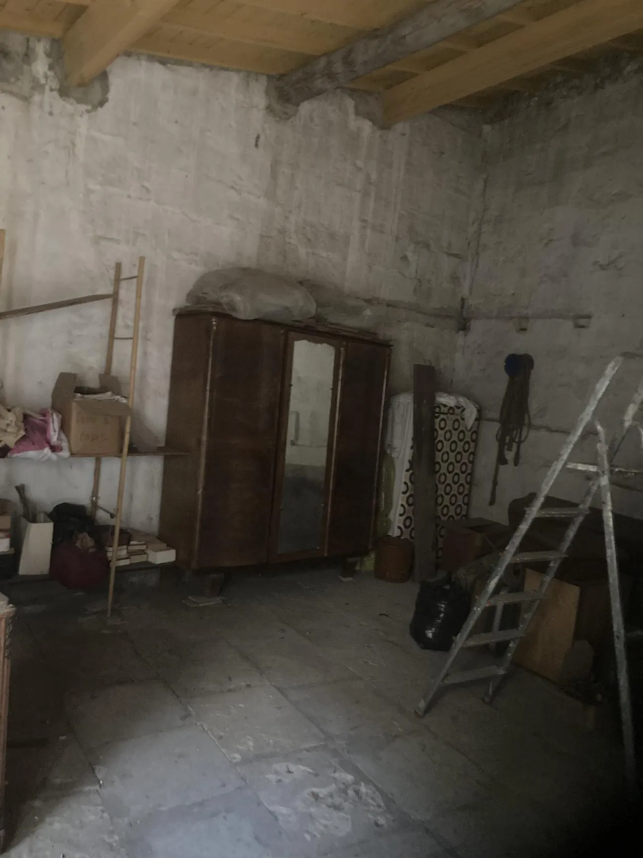 Maison à rénover à Beaucaire avec terrasse et dépendances - Prix 115 000 € 