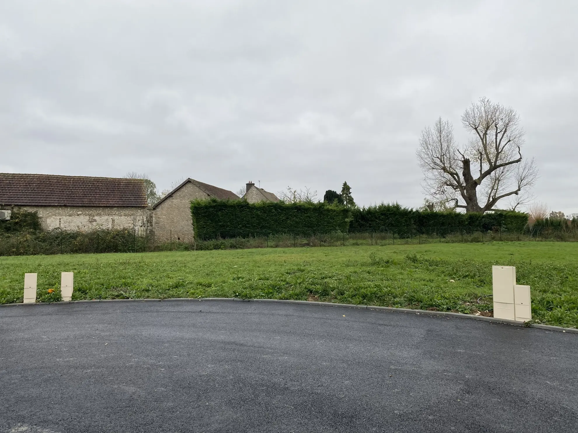 Terrains viabilisés à Houdan 78 pour maisons individuelles de 850 à 900 m² 