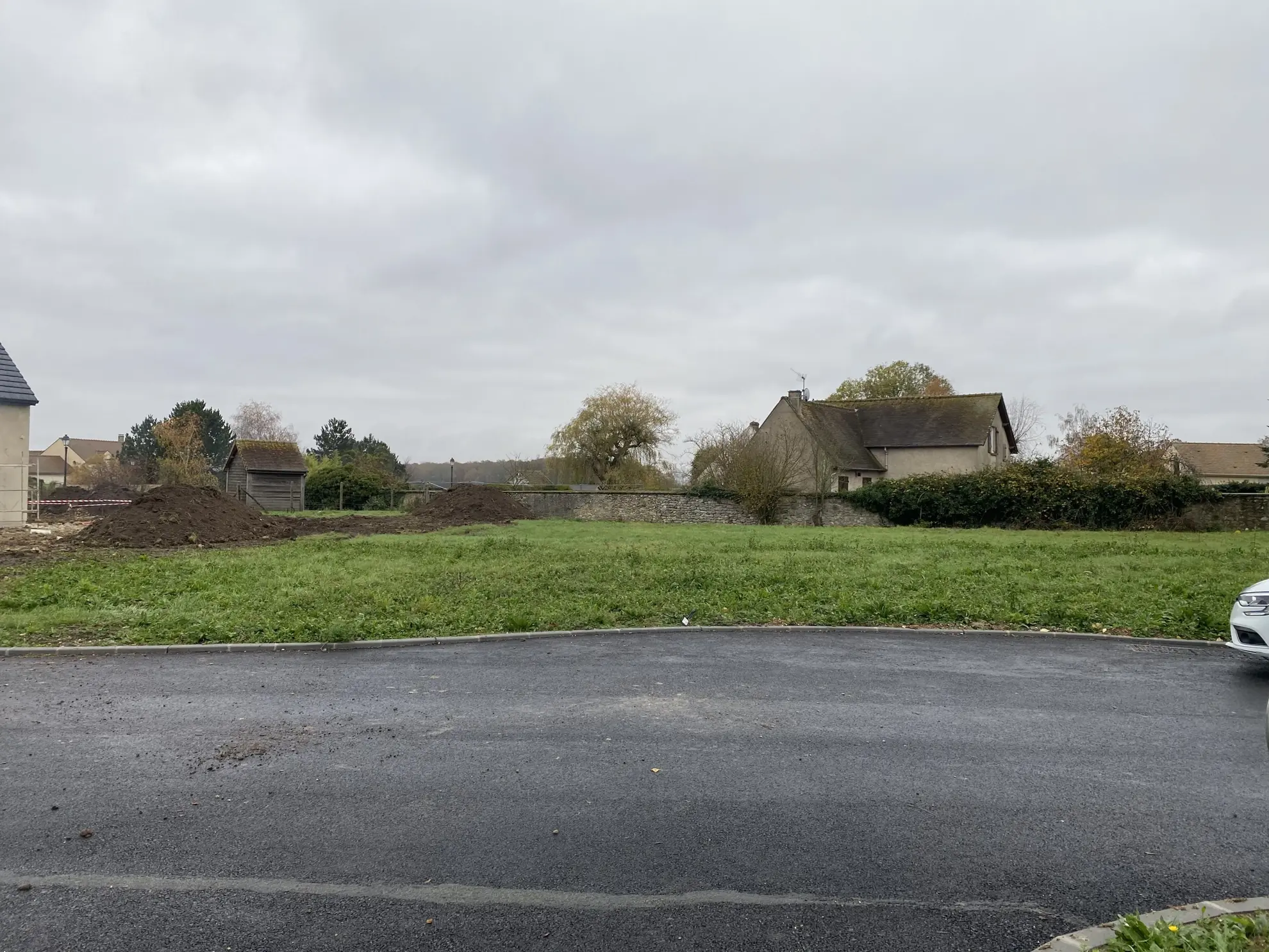 Terrains viabilisés à Houdan 78 pour maisons individuelles de 850 à 900 m² 