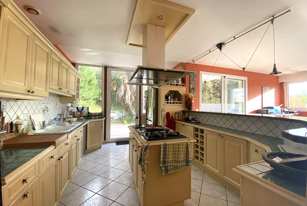 Vente villa de prestige à Bosdarros avec piscine et grand potentiel 