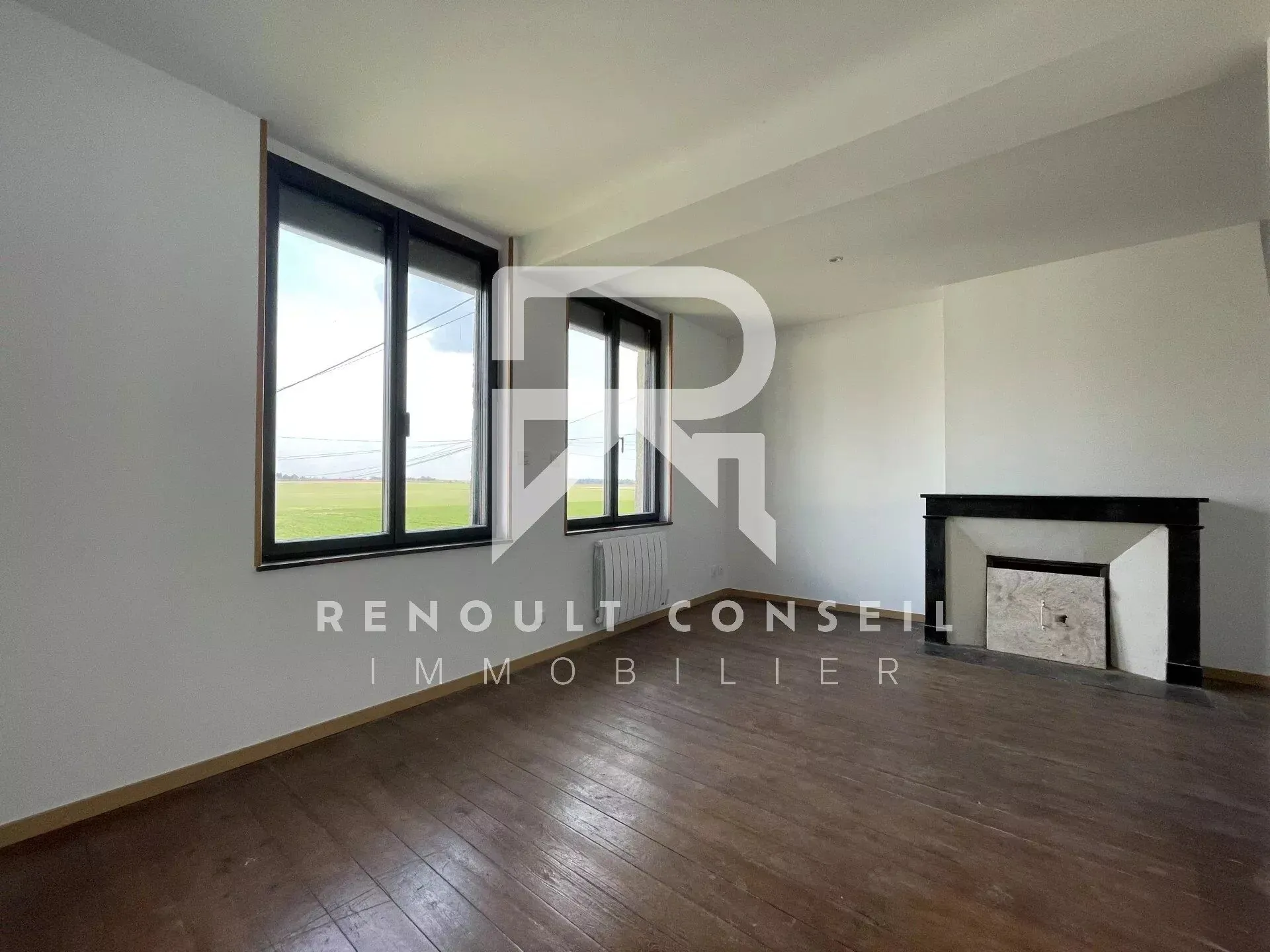 Maison de 103 m² à La Neuville Chant d’Oisel, 5 pièces, jardin clos, sans travaux 