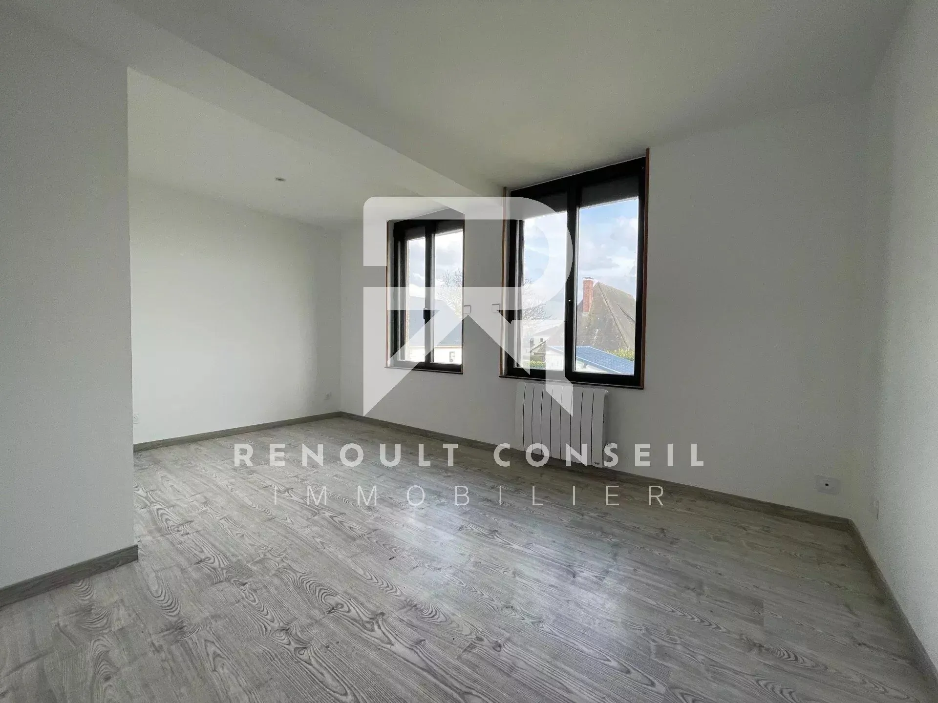 Maison de 103 m² à La Neuville Chant d’Oisel, 5 pièces, jardin clos, sans travaux 