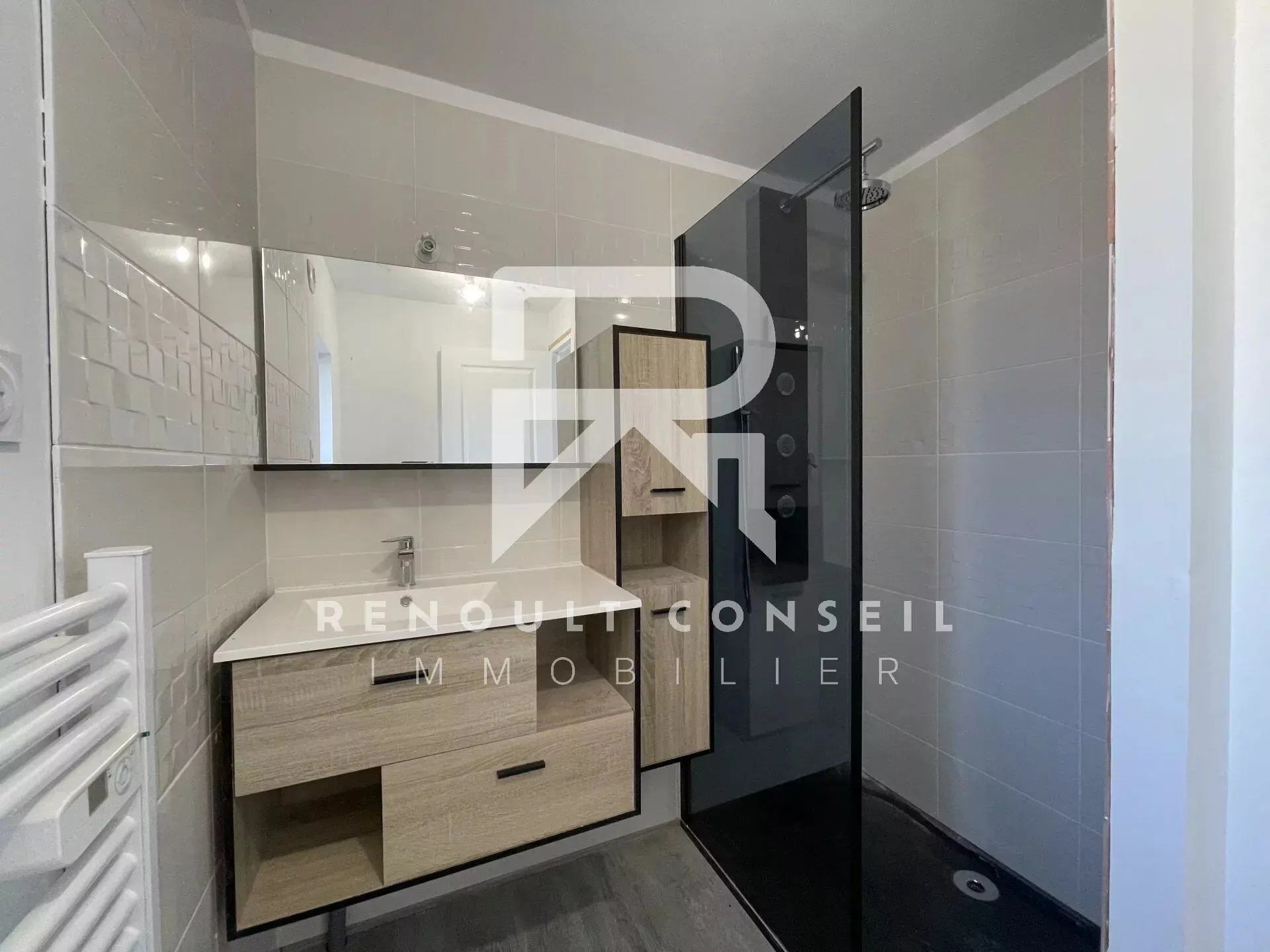 Maison de 103 m² à La Neuville Chant d’Oisel, 5 pièces, jardin clos, sans travaux 