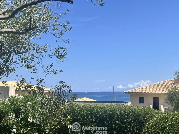 Appartement T2 de 43 m² avec jardin et vue sur la mer à Sant'Ambroggio