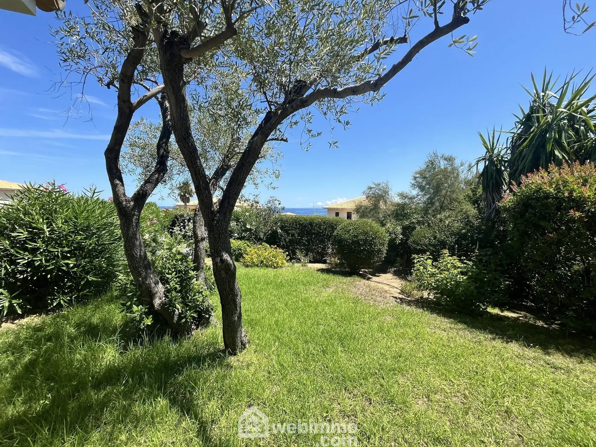 Appartement T2 de 43 m² avec jardin et vue sur la mer à Sant'Ambroggio 