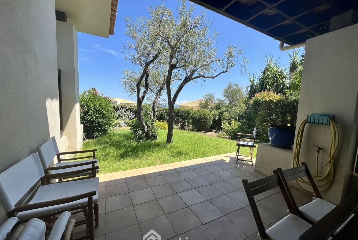 Appartement T2 de 43 m² avec jardin et vue sur la mer à Sant'Ambroggio 