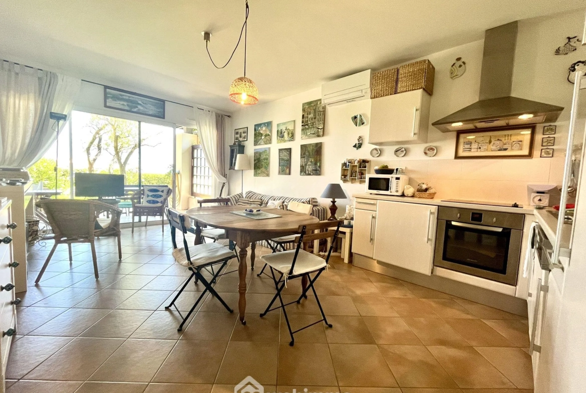 Appartement T2 de 43 m² avec jardin et vue sur la mer à Sant'Ambroggio 