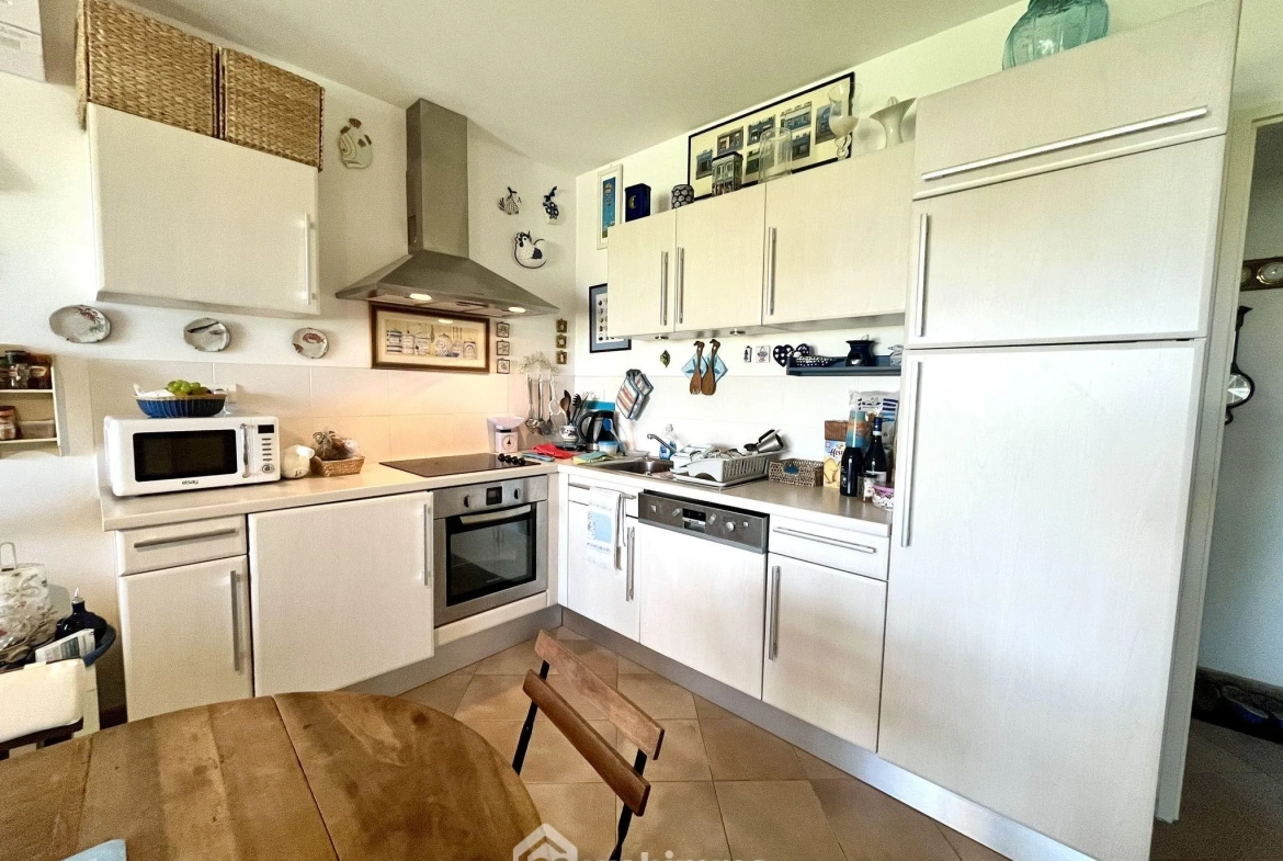 Appartement T2 de 43 m² avec jardin et vue sur la mer à Sant'Ambroggio 