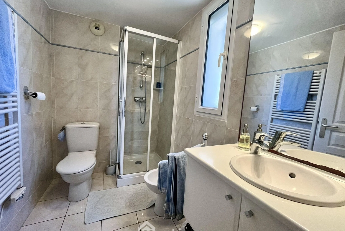 Appartement T2 de 43 m² avec jardin et vue sur la mer à Sant'Ambroggio 