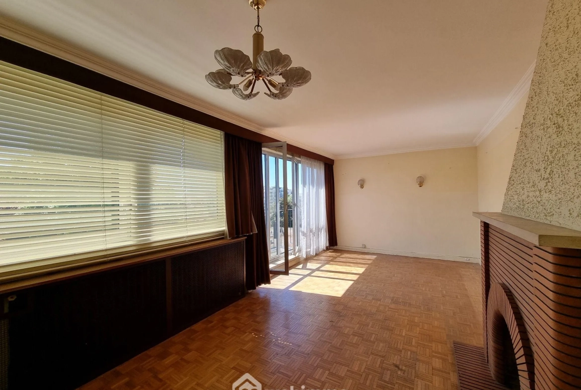 Appartement lumineux de 71,60 m² à Choisy-le-Roi avec parking et vue dégagée 