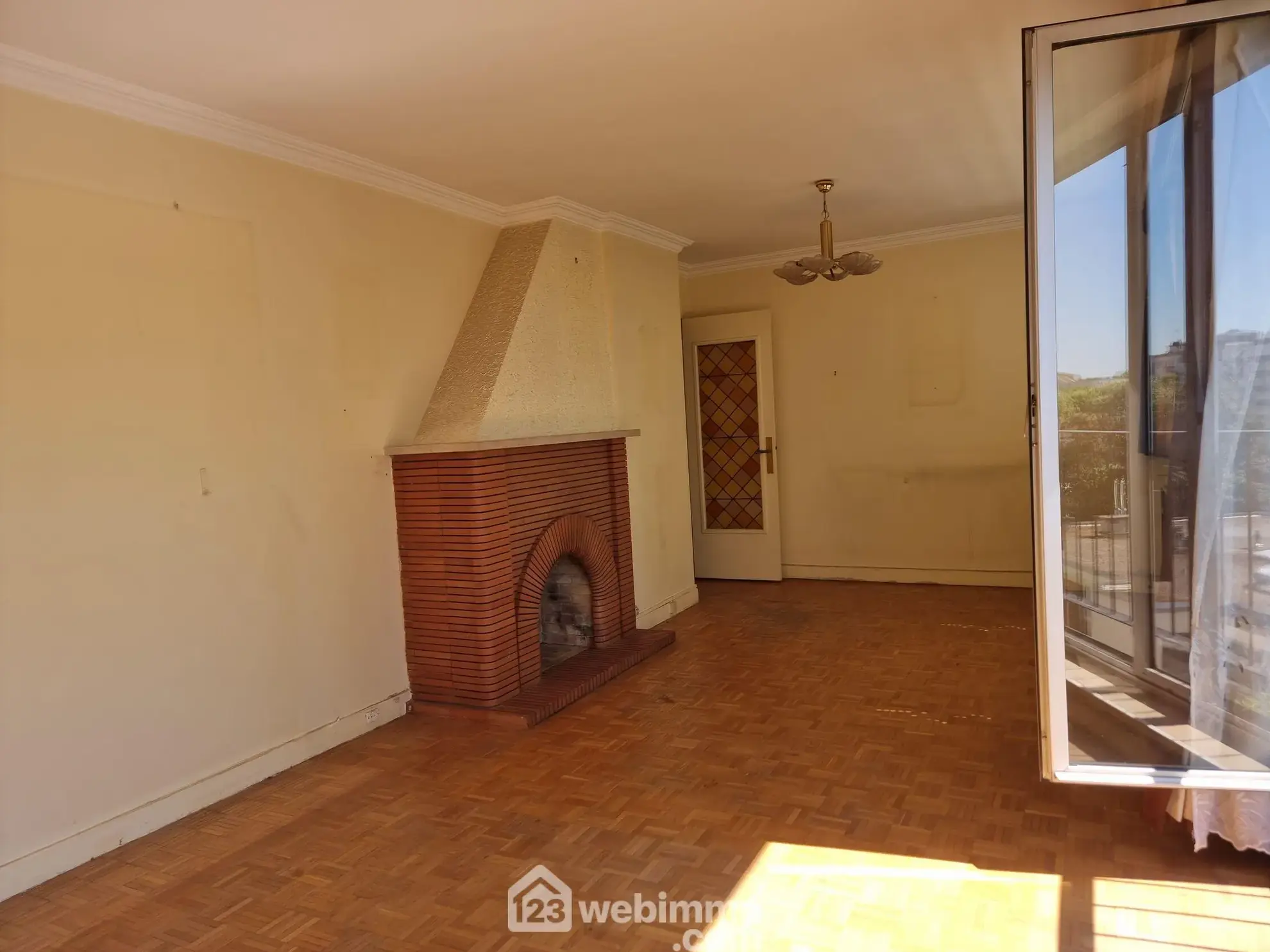 Appartement lumineux de 71,60 m² à Choisy-le-Roi avec parking et vue dégagée 