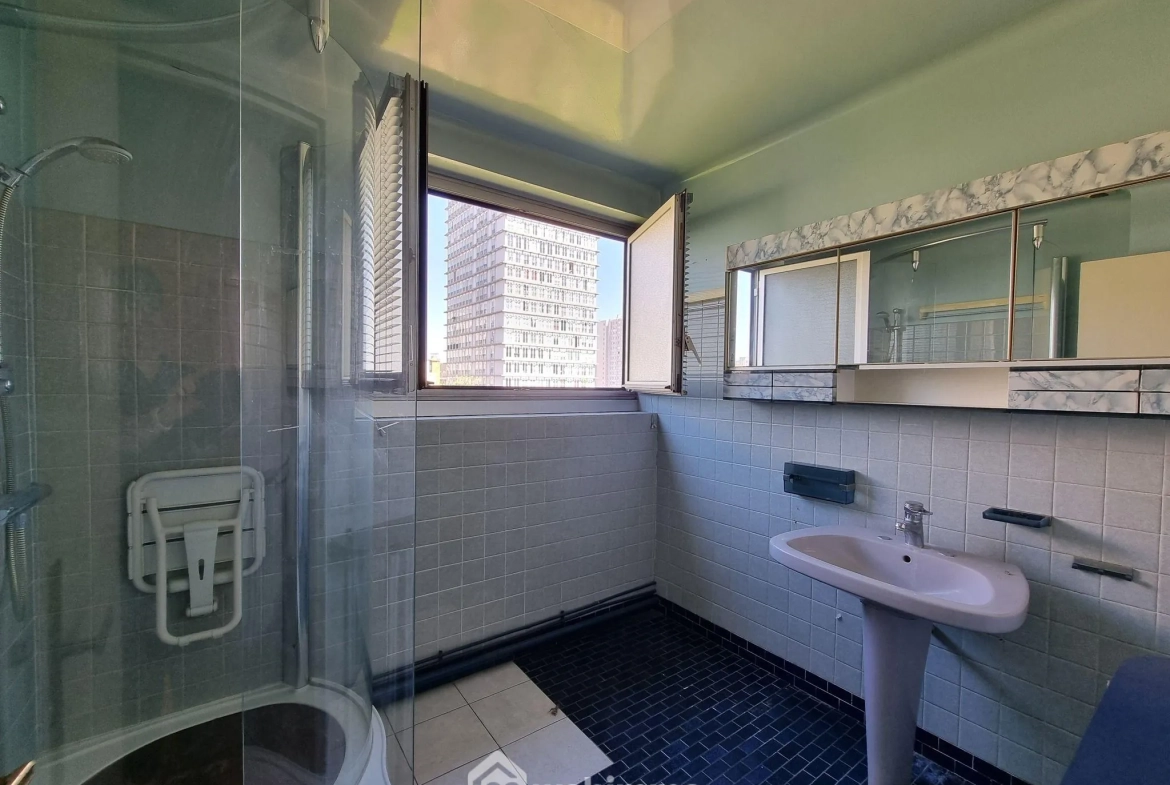 Appartement lumineux de 71,60 m² à Choisy-le-Roi avec parking et vue dégagée 