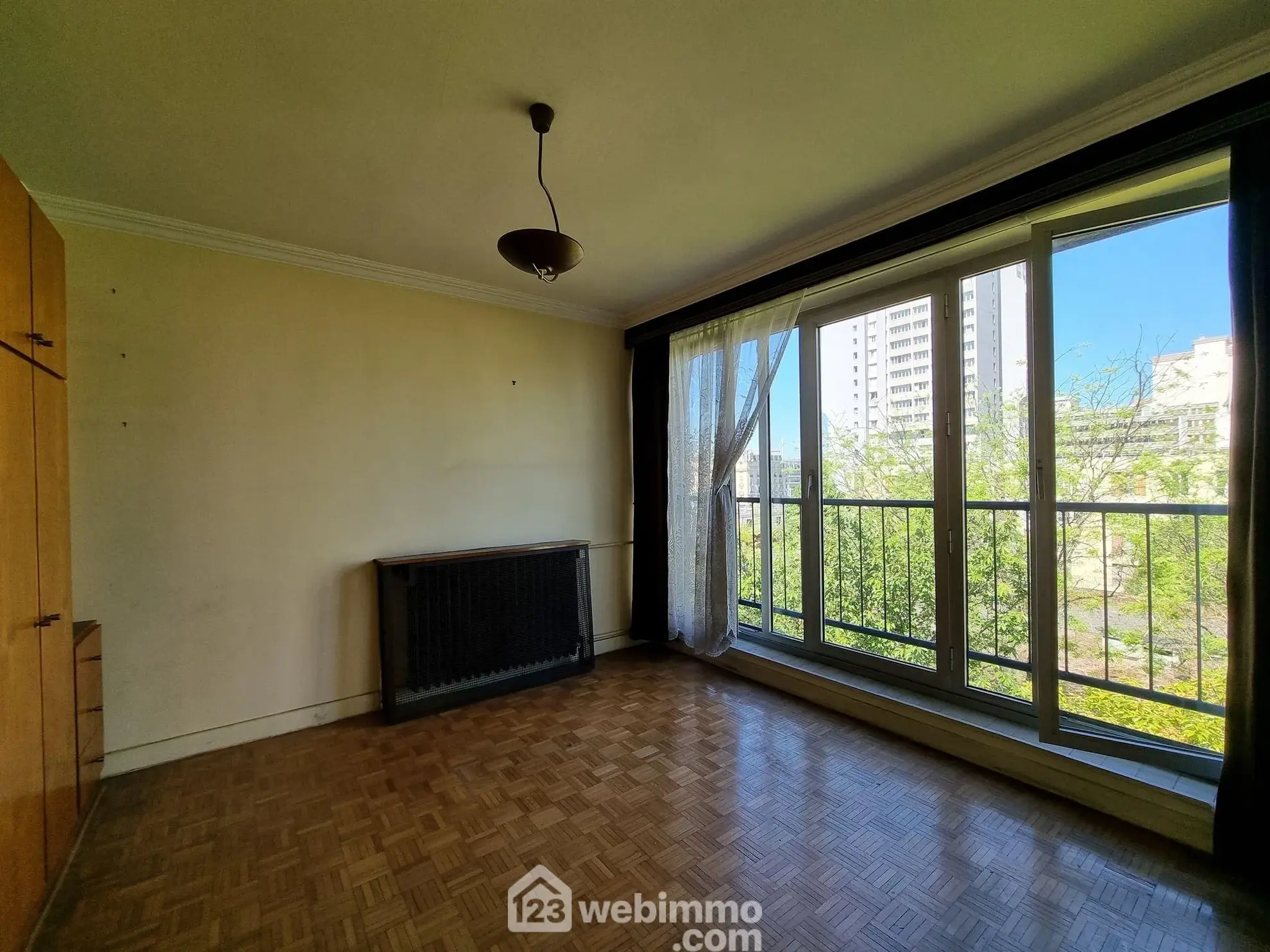 Appartement lumineux de 71,60 m² à Choisy-le-Roi avec parking et vue dégagée 