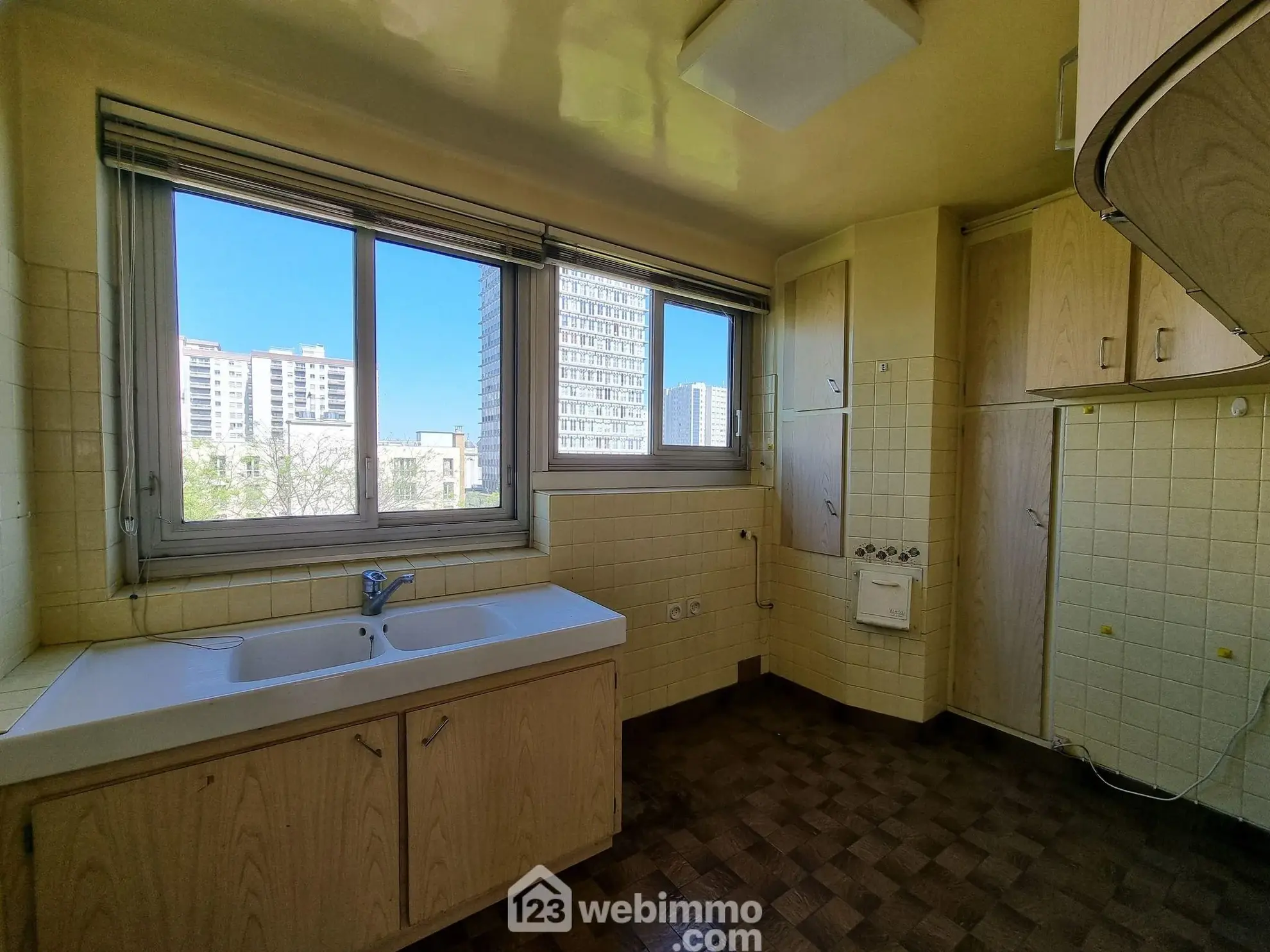 Appartement lumineux de 71,60 m² à Choisy-le-Roi avec parking et vue dégagée 