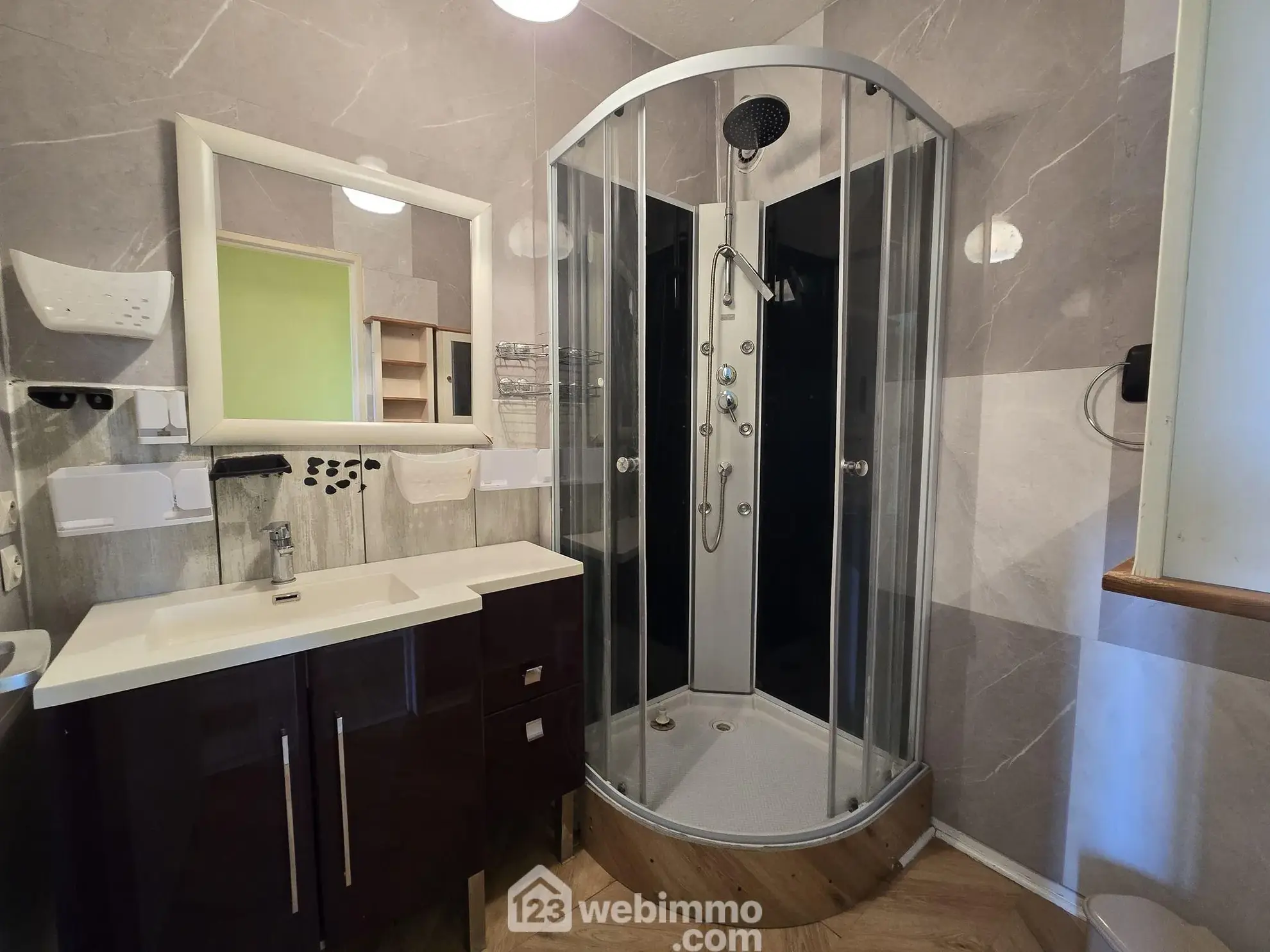Appartement T3 de 61,97 m² à Bordeaux Caudéran avec cave et balcon 