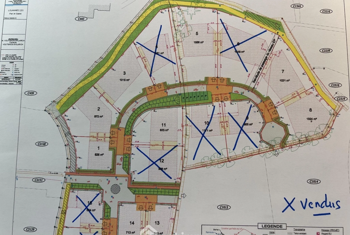 Terrain constructible de 872 m² à Louannec, secteur résidentiel privé 