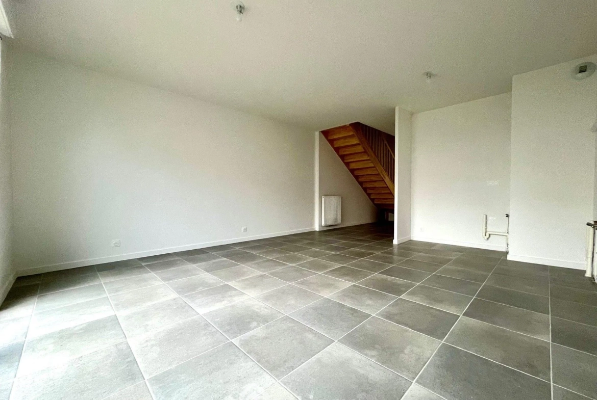 Maison neuve à vendre à Lormont - 2 chambres, jardin et proximité des commodités 