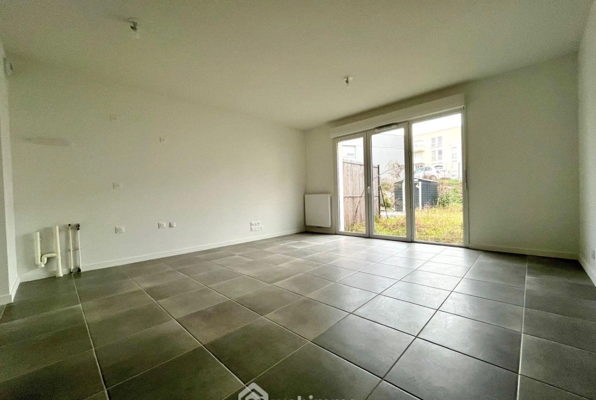 Maison neuve à vendre à Lormont - 2 chambres, jardin et proximité des commodités 