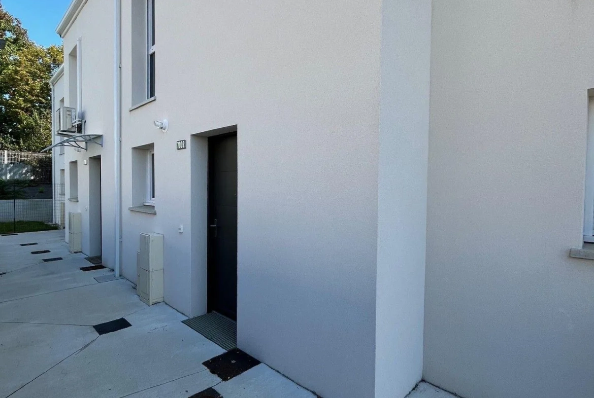 Maison neuve à vendre à Lormont - 2 chambres, jardin et proximité des commodités 