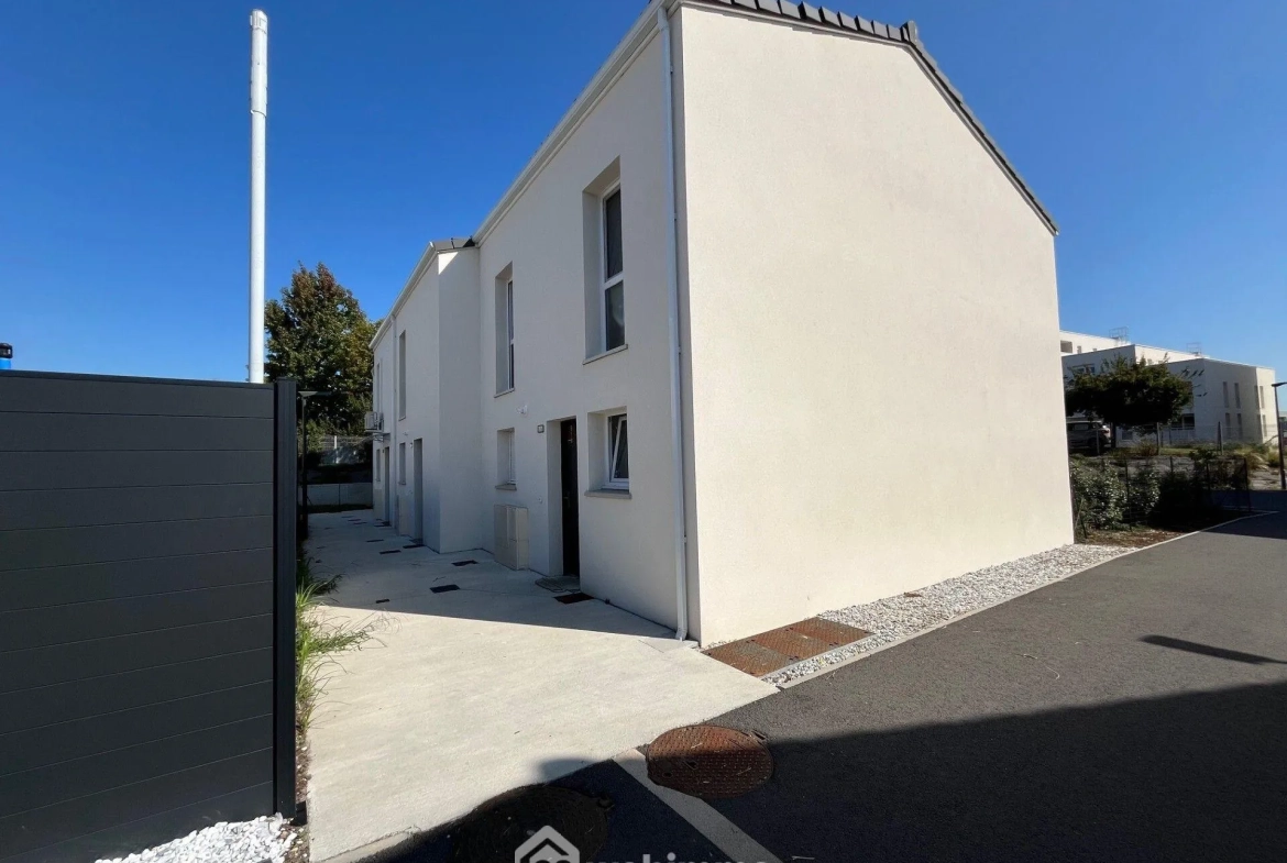 Maison neuve à vendre à Lormont - 2 chambres, jardin et proximité des commodités 