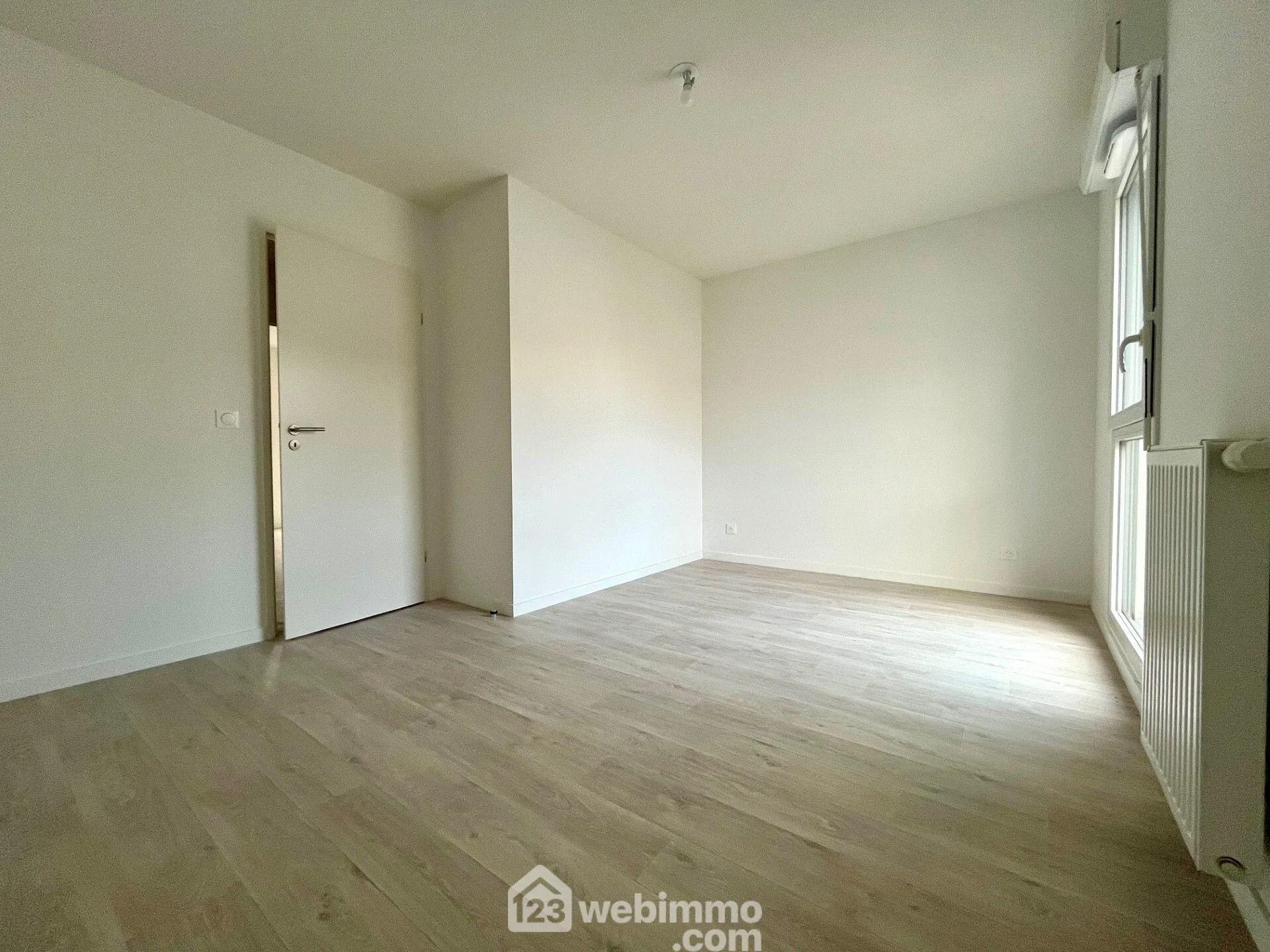 Maison neuve à vendre à Lormont - 2 chambres, jardin et proximité des commodités 