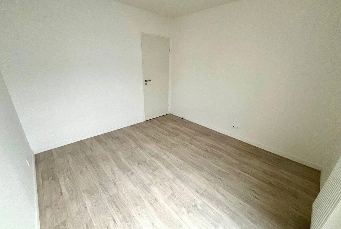 Maison neuve à vendre à Lormont - 2 chambres, jardin et proximité des commodités 