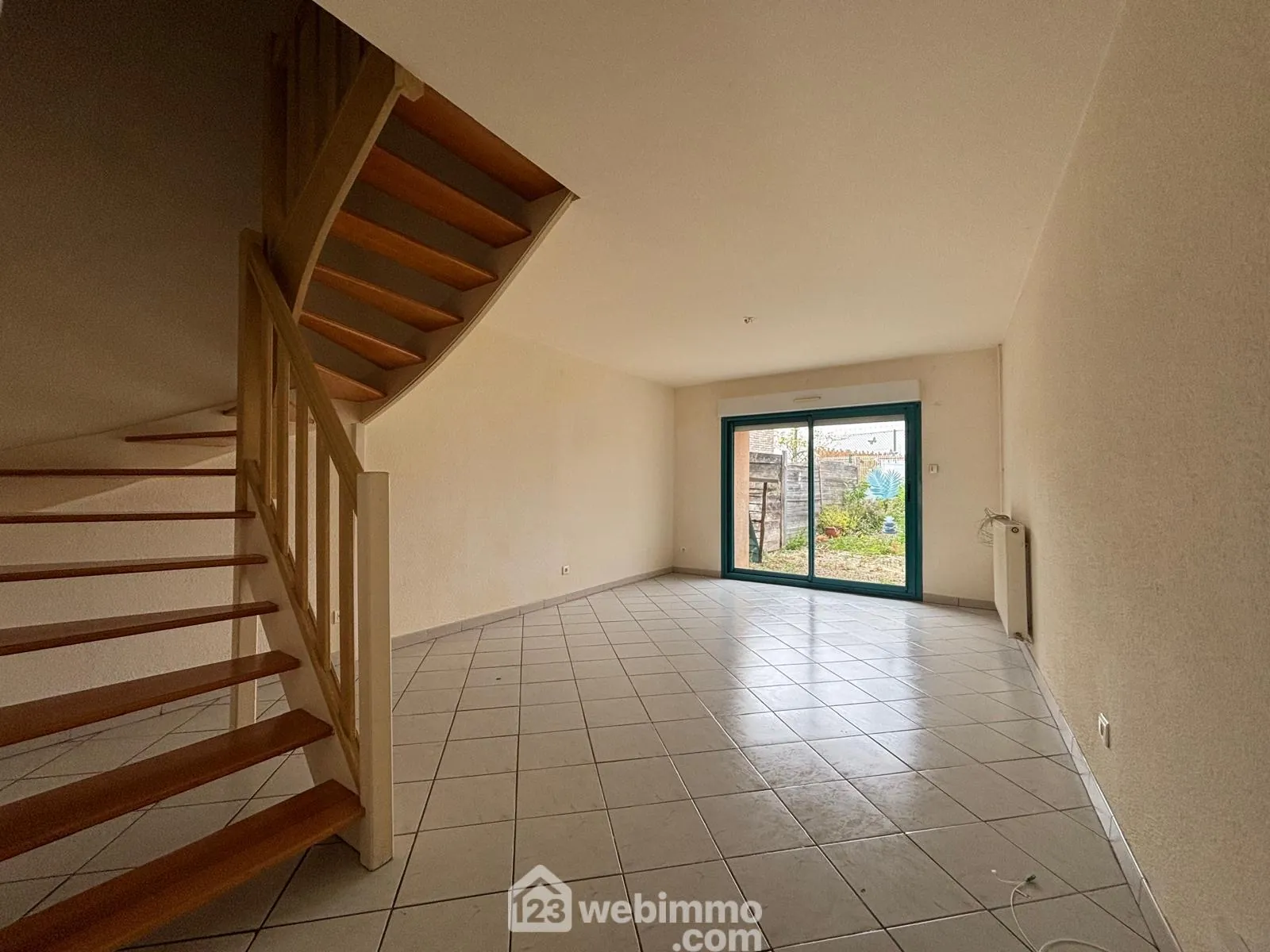 Deux maisons jumelles à Damvillers avec potentiel d'investissement et résidence 