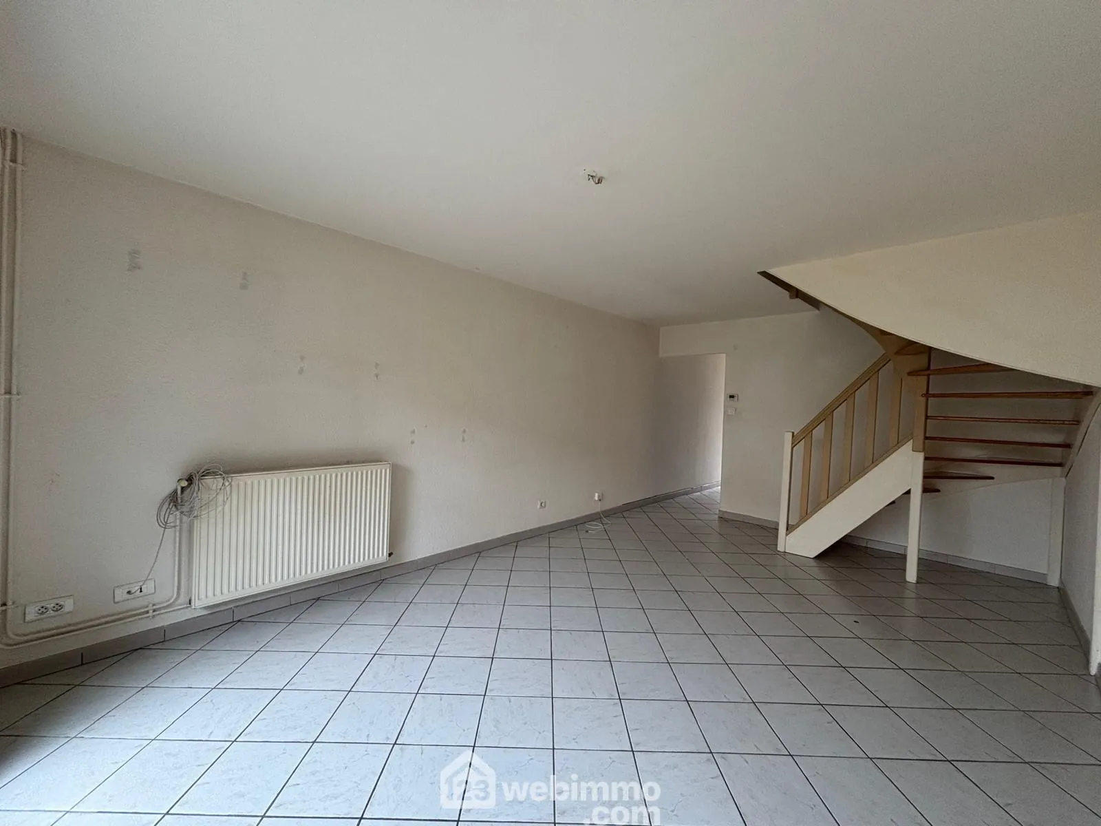 Deux maisons jumelles à Damvillers avec potentiel d'investissement et résidence 