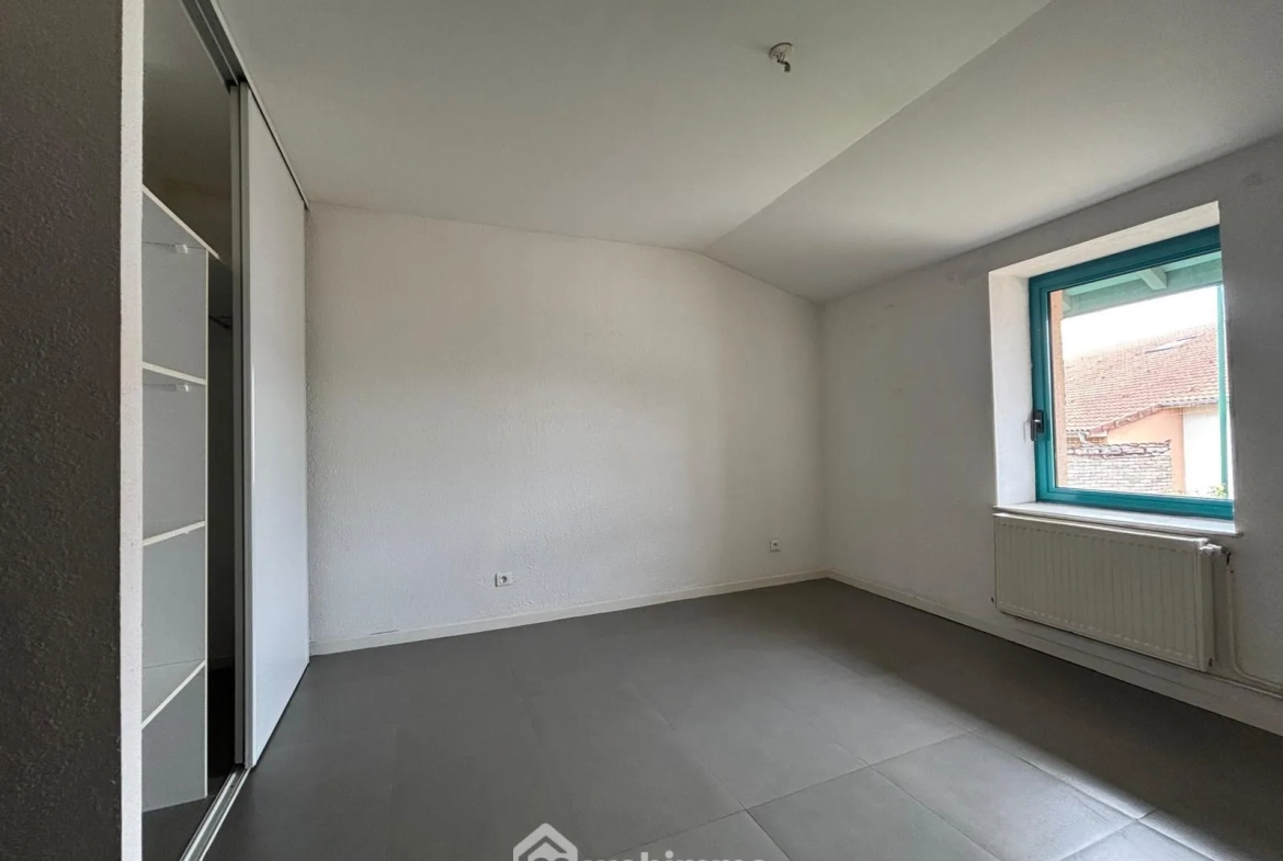 Deux maisons jumelles à Damvillers avec potentiel d'investissement et résidence 